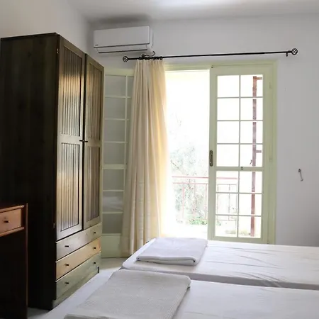 Camelia Aparthotel